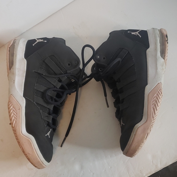 Jordan Shoes | Jordan Max Aura Gs Anthracite Pink Foam Size 4y | Poshmark